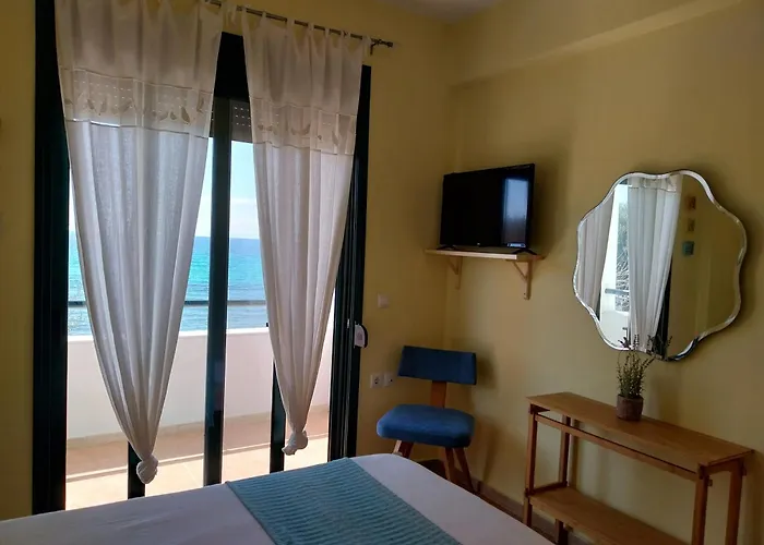 3ω ניאה סקיוני